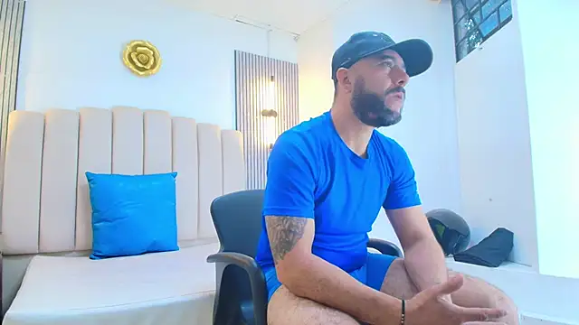 Snapshot of NICOLAS_CRAY chatting on May 2026 12:11:02 PM NICOLAS CRAY online show from May 2026 12:11:02 PM