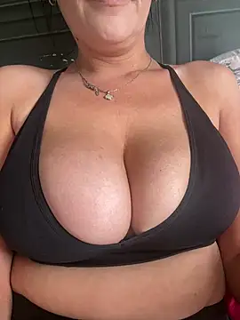 Charhxx online show from May 2026 10:32:02 AM
