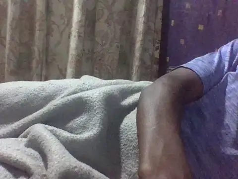 Snapshot of Roystone3 chatting on June 2026 12:40:01 AM Roystone3 online show from June 2026 12:40:01 AM