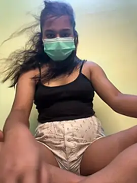 Snapshot of Yalina_ chatting on June 2026 08:03:02 PM Yalina online show from June 2026 08:03:02 PM