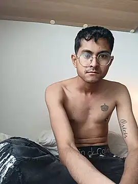 xanderlover online show from May 2026 05:44:02 PM