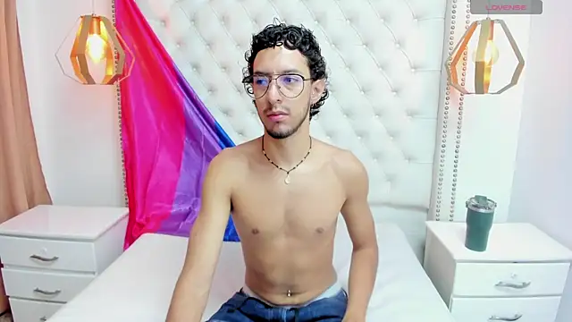 Snapshot of LEO_SANZ66 chatting on July 2026 12:26:01 PM LEO SANZ66 online show from July 2026 12:26:01 PM
