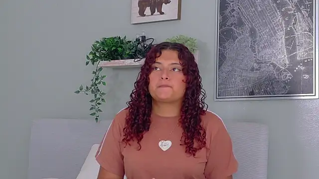 AmeliaLaurent  online show from June 2026 07:24:01 PM