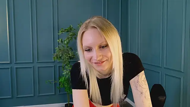 Snapshot of haleybooo chatting on May 2026 05:15:02 AM haleybooo online show from May 2026 05:15:02 AM