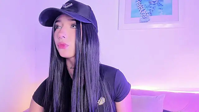 SophieMoneet online show from May 2026 12:33:02 PM