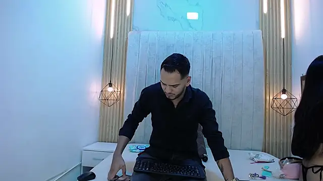 CarolinaySebas online show from July 2026 01:15:02 PM