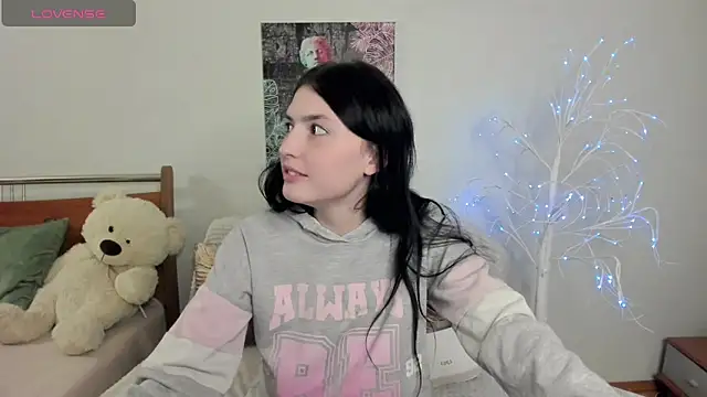 Snapshot of Kira_Devi chatting on May 2026 07:14:01 PM Kira Devi online show from May 2026 07:14:01 PM