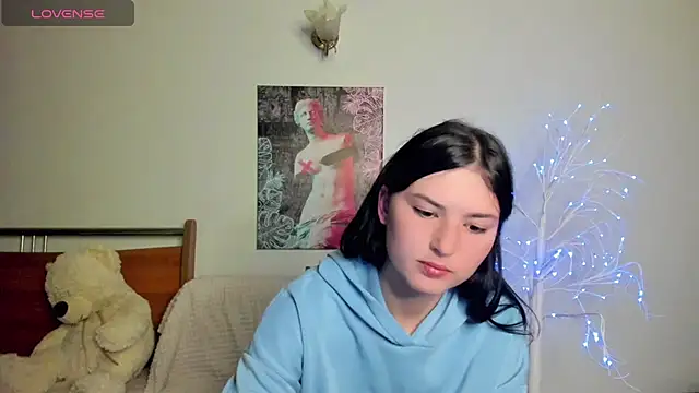 Snapshot of Kira_Devi chatting on May 2026 08:29:02 PM Kira Devi online show from May 2026 08:29:02 PM