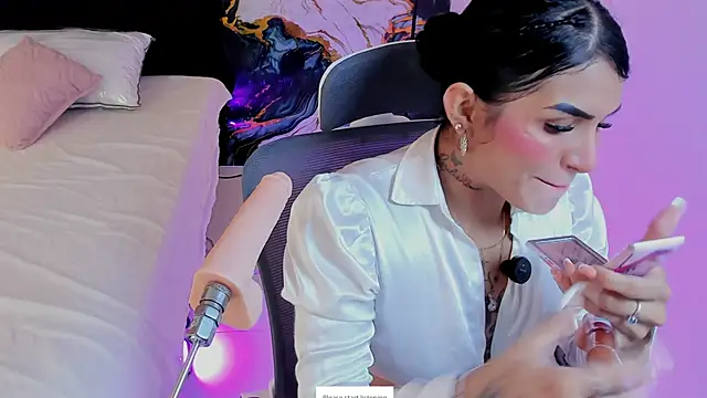 Snapshot of Alanna_Wild chatting on June 2026 06:58:02 PM Alanna Wild online show from June 2026 06:58:02 PM