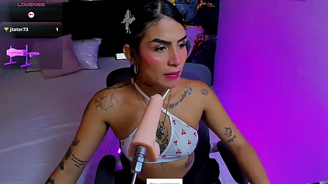 Snapshot of Alanna_Wild chatting on June 2026 06:47:02 PM Alanna Wild online show from June 2026 06:47:02 PM