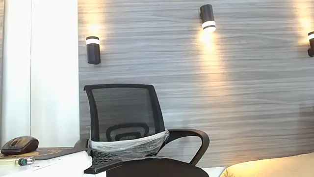 LeleHott01 online show from June 2026 07:19:02 PM