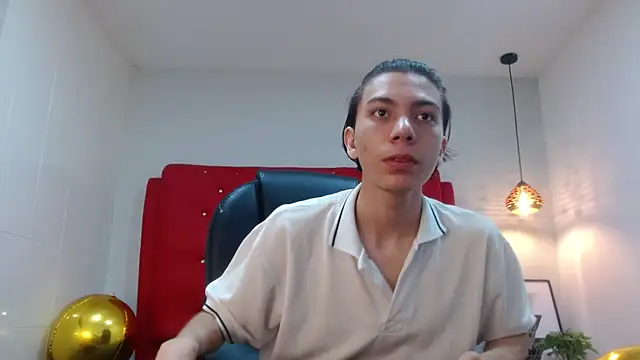 Julesx15 online show from May 2026 02:13:02 PM
