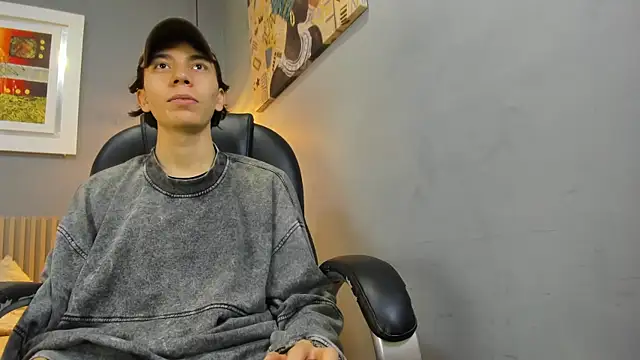 Julesx15 online show from May 2026 09:24:01 PM
