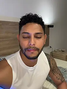 aron taylor29 online show from May 2026 12:31:01 AM