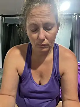 amberhotts2025 online show from June 2026 11:46:01 PM