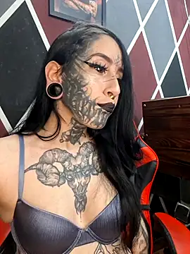 Snapshot of Venom-Luna chatting on June 2026 05:17:02 PM Venom-Luna online show from June 2026 05:17:02 PM