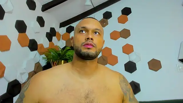 Snapshot of CharlieGrifinX chatting on June 2026 07:35:01 PM CharlieGrifinX online show from June 2026 07:35:01 PM