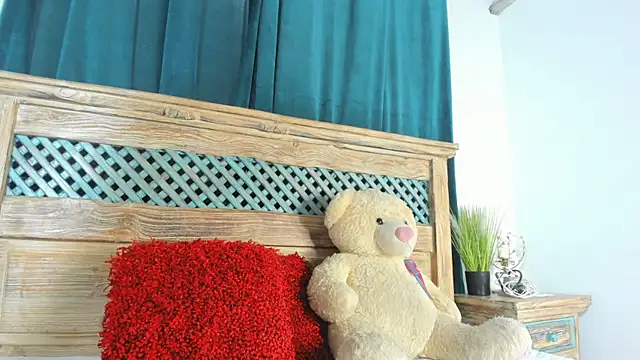 Snapshot of PriscilaCooper_ chatting on June 2026 08:53:01 PM PriscilaCooper online show from June 2026 08:53:01 PM