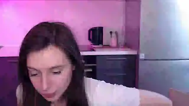 Snapshot of MuseMia chatting on June 2026 02:31:02 AM MuseMia online show from June 2026 02:31:02 AM