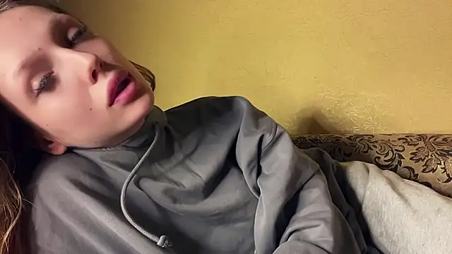 xXMelanieseXx online show from May 2026 05:08:01 PM