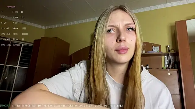 Snapshot of xXMelanieseXx chatting on June 2026 04:51:02 PM xXMelanieseXx online show from June 2026 04:51:02 PM