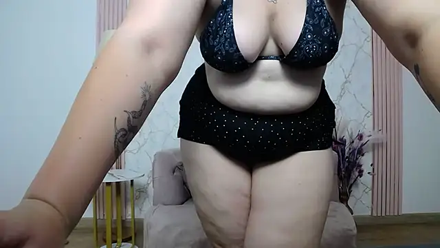 Snapshot of _AmberMuse_ chatting on June 2026 11:21:02 AM AmberMuse online show from June 2026 11:21:02 AM