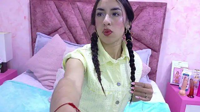Snapshot of Emily_Velvet69_ chatting on June 2026 11:54:02 AM Emily Velvet69 online show from June 2026 11:54:02 AM