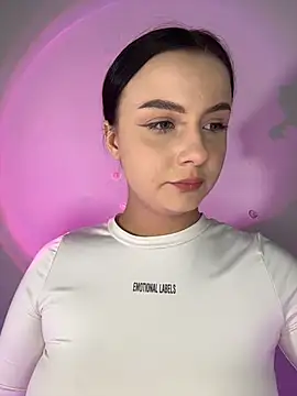 QueenL0la online show from May 2026 03:50:01 PM