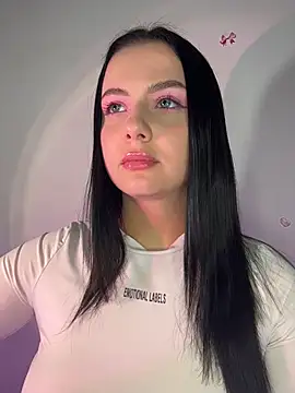 QueenL0la online show from May 2026 06:09:01 PM