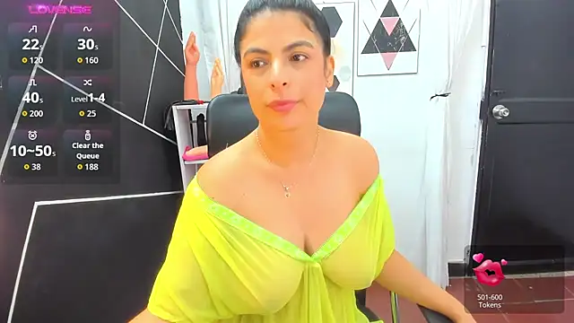 Liz Levo online show from October 2025 01:23:02 PM