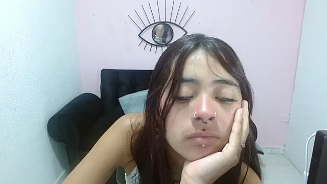 sofiacumgil online show from July 2026 12:16:02 PM