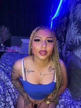 YoungXylena online show from May 2026 06:36:02 PM
