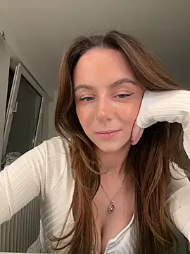 Snapshot of Cherry-Bean chatting on May 2026 06:14:01 PM Cherry-Bean online show from May 2026 06:14:01 PM
