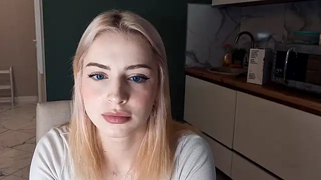 fruktozzkaa online show from May 2026 05:52:01 PM