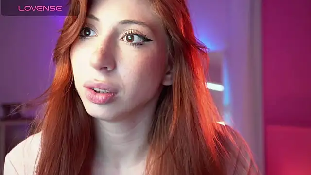Snapshot of Mia_Daddysgirl_ chatting on June 2026 08:47:01 AM Mia Daddysgirl online show from June 2026 08:47:01 AM