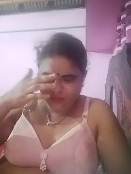 Snapshot of Maya_Vabi chatting on July 2026 02:28:02 PM Maya Vabi online show from July 2026 02:28:02 PM