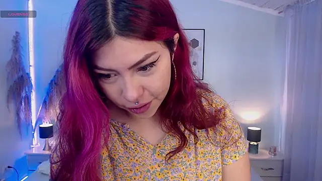 Snapshot of LilMoon_ chatting on July 2026 07:09:01 PM LilMoon online show from July 2026 07:09:01 PM
