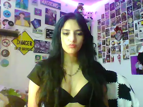 angelgirl2006 online show from June 2026 01:11:01 AM