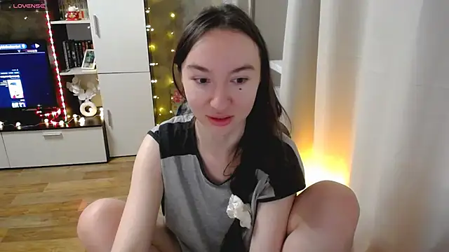 Maryana Ro online show from March 2026 10:28:02 PM