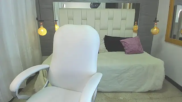 Snapshot of Miranda__Green chatting on July 2026 01:48:02 PM Miranda Green online show from July 2026 01:48:02 PM
