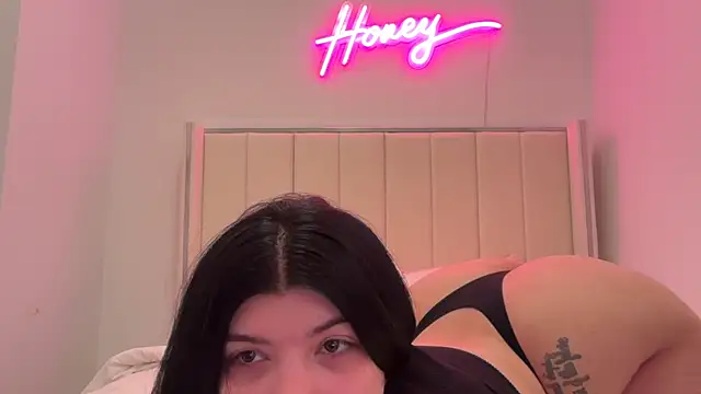 RawHoneyy online show from June 2026 10:11:02 PM