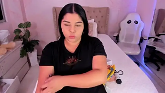 Snapshot of EmilySanchezz chatting on July 2026 11:05:02 AM EmilySanchezz online show from July 2026 11:05:02 AM