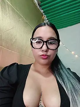 shantall cute online show from July 2026 09:11:01 PM