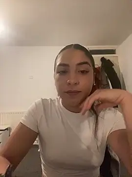 Snapshot of naomiiii55 chatting on June 2026 12:32:02 AM naomiiii55 online show from June 2026 12:32:02 AM