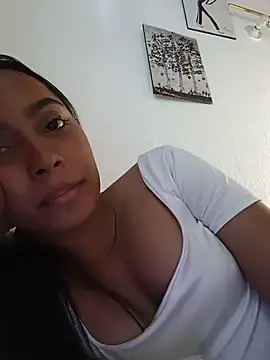 xcleila online show from June 2026 07:55:01 PM