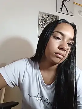 xcleila online show from June 2026 02:00:01 PM