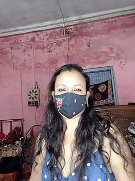 Snapshot of MoonLusty chatting on June 2026 04:59:01 PM MoonLusty online show from June 2026 04:59:01 PM