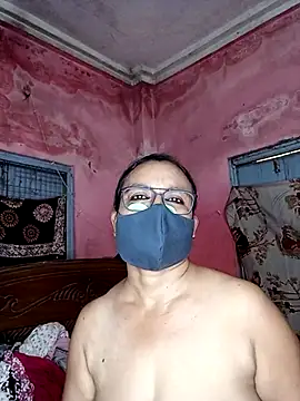 Snapshot of MoonLusty chatting on June 2026 05:39:01 AM MoonLusty online show from June 2026 05:39:01 AM