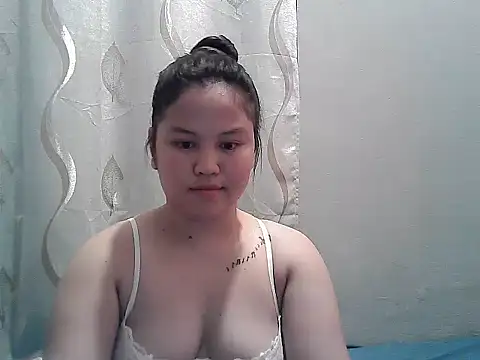 Snapshot of ThePrettySecret chatting on June 2026 02:33:01 PM ThePrettySecret online show from June 2026 02:33:01 PM