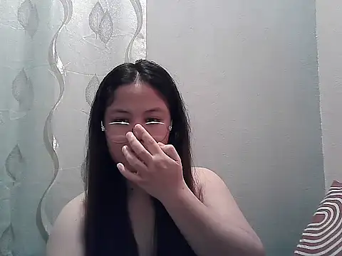 Snapshot of ThePrettySecret chatting on June 2026 04:13:01 PM ThePrettySecret online show from June 2026 04:13:01 PM